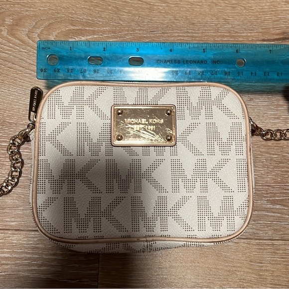 Michael Kors Vanilla Crossbody Bag - Picture 11 of 12